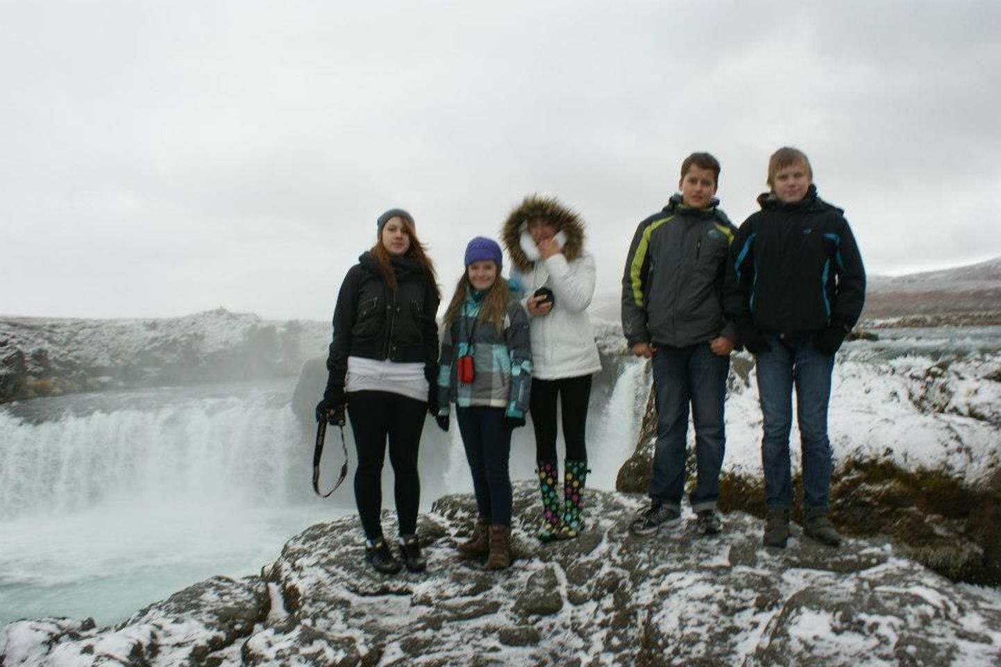 Vabakooli õpilased (vasakult) Kelly Salumägi, Loona-Riin Kauge, Merili Põllu, Mattias Must ja Andrus Müür Islandil.