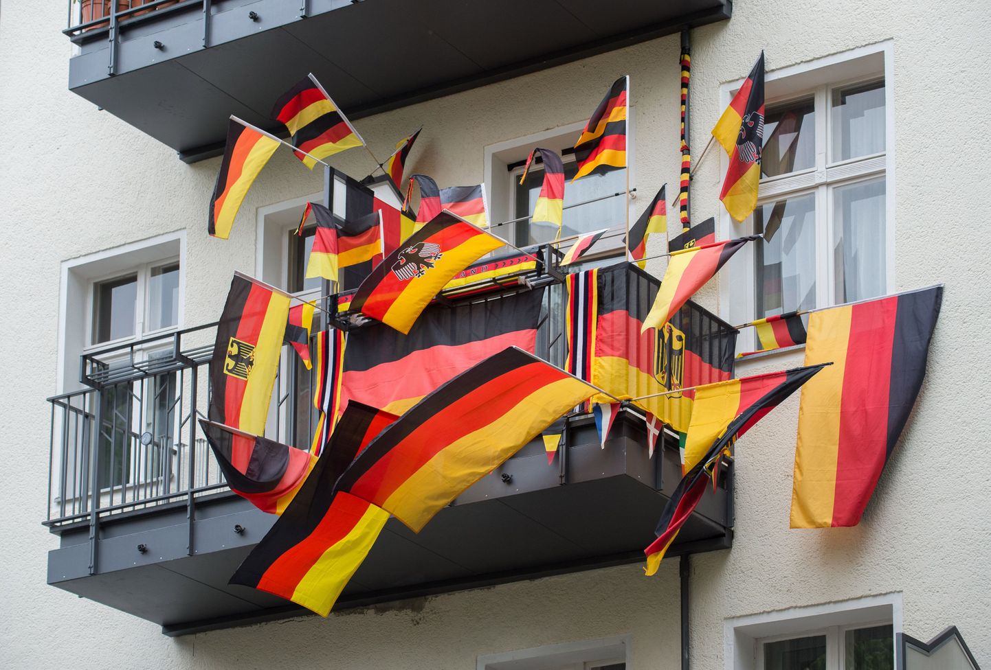 Rõdu Saksamaa lippudega