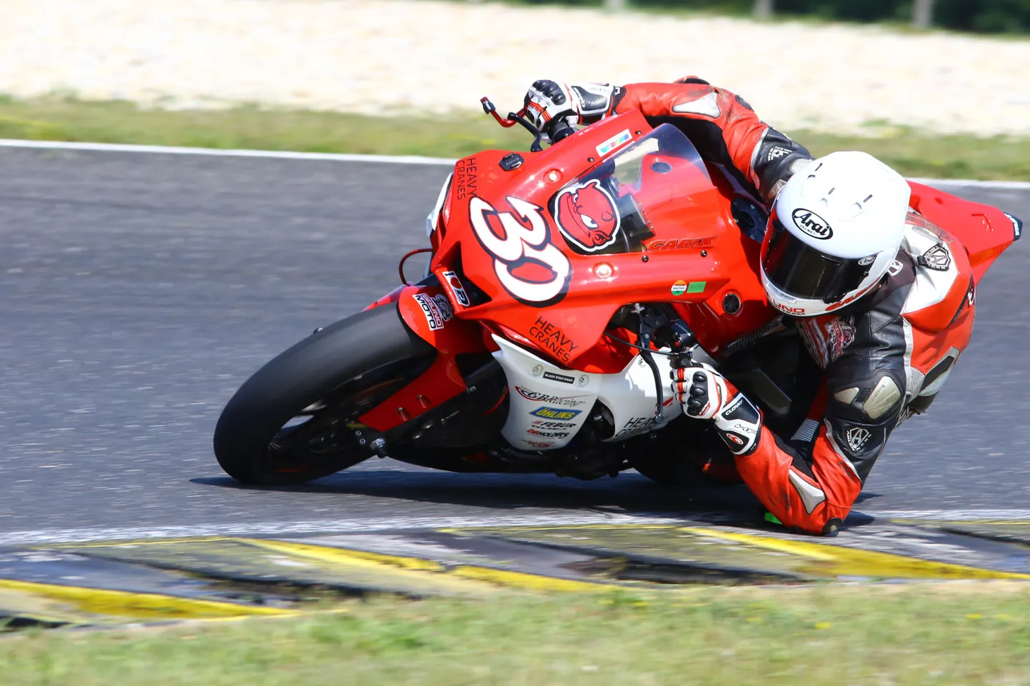 ​Latvijas ātrākais motošosejas braucējs Garijs Rožkalns