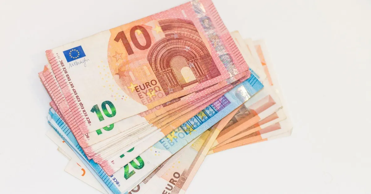 Naise pangakontolt võeti välja sularaha