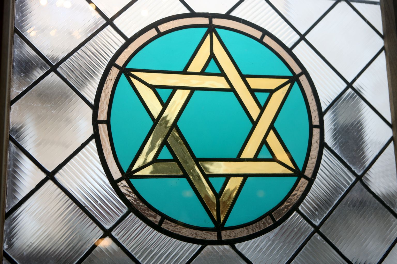 Витраж в синагоге
