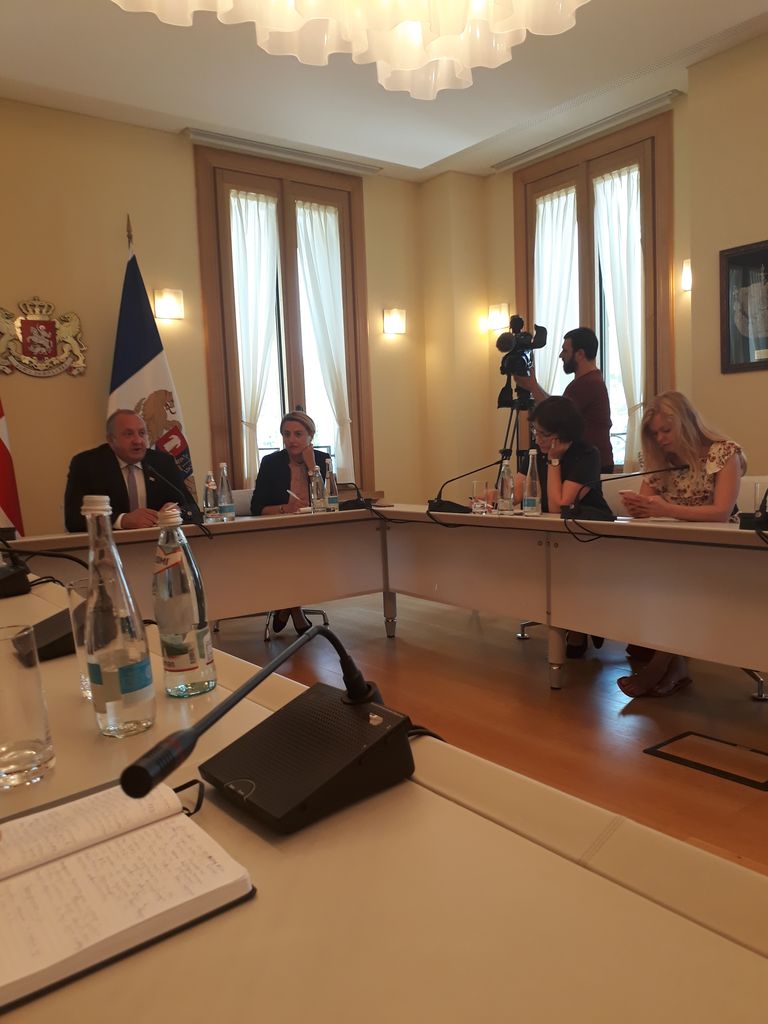Starptautiskās žurnālistu grupas tikšanās ar Gruzijas prezidentu Giorgiju Margvelašvili šā gada 27. jūnijā.