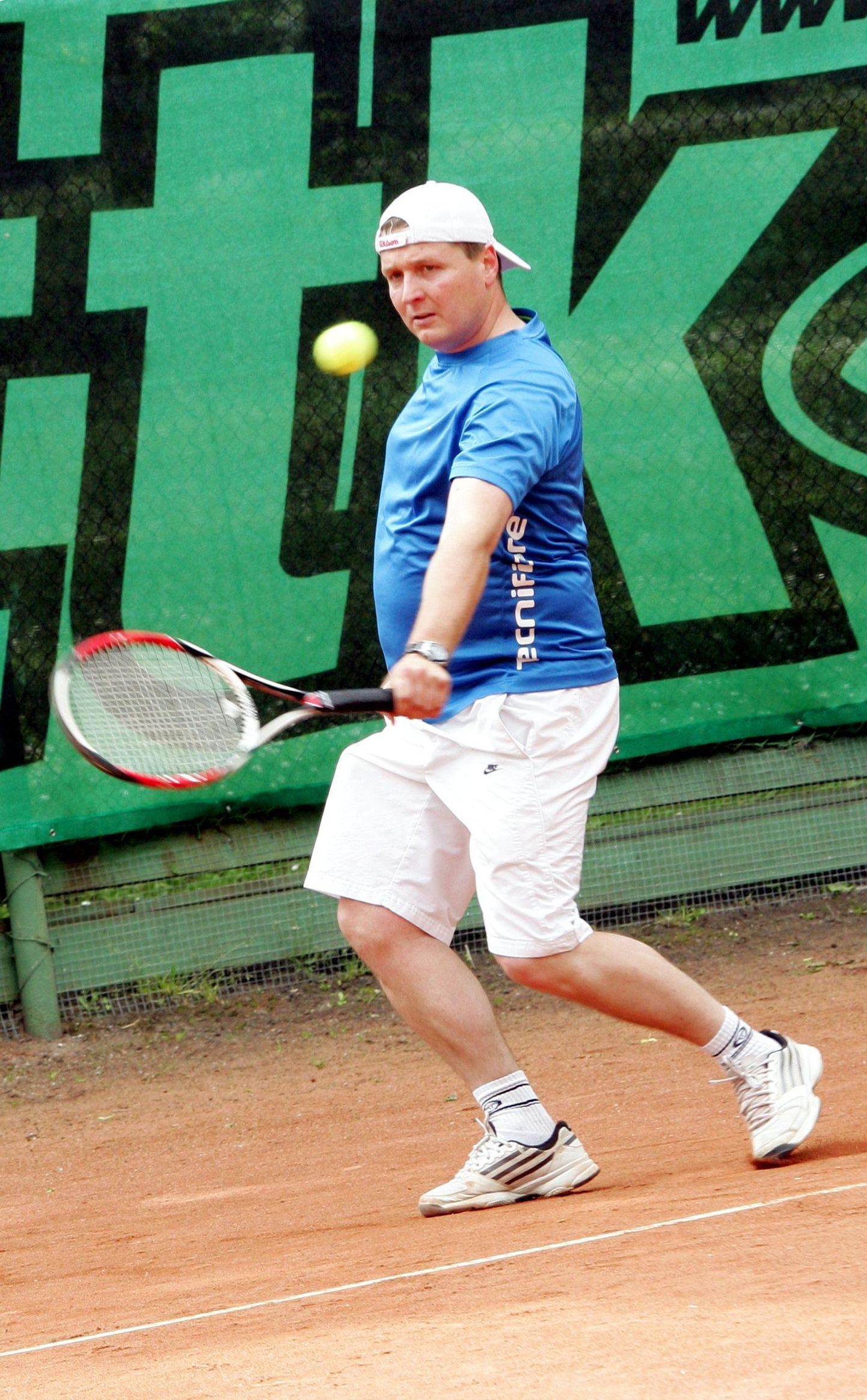 Indrek Krigul krooniti maakonna tennisemeistriks.