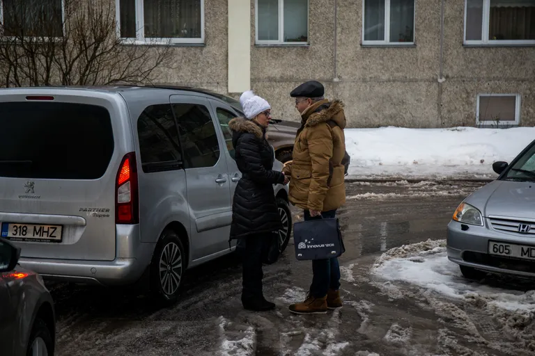 Lasnamäe ringkäik Andrei Kuzitškini ja linnaosa vanema Maria Juferevaga 2016. aasta jaanuaris.