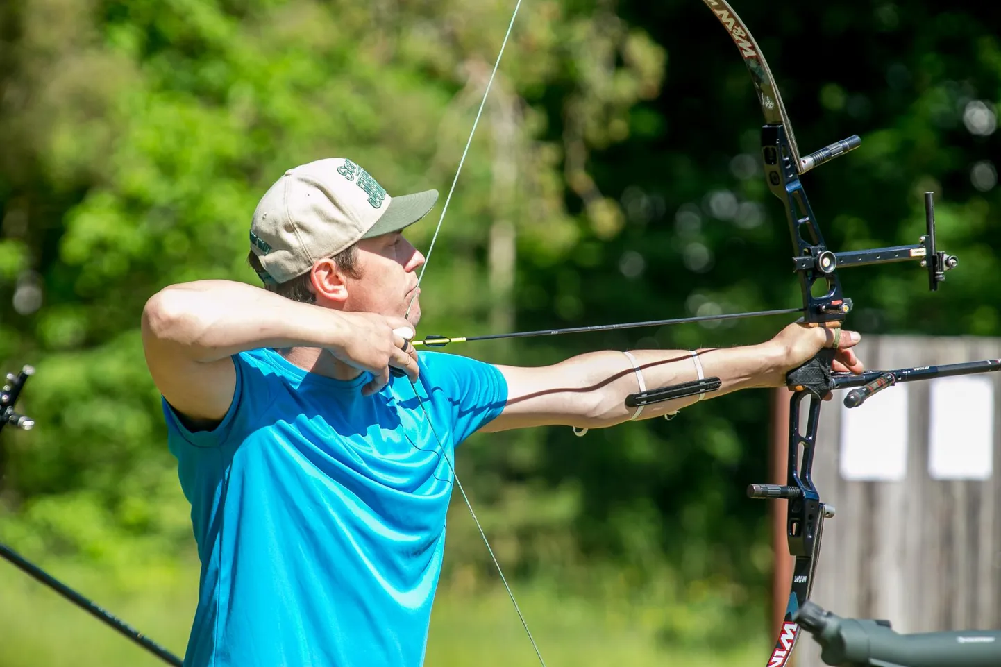 Eimar Kukk lasi kvalifikatsioonis 16 sportlase hulgas küll teise tulemuse, ent pidi lõpuks leppima kaheksanda kohaga.