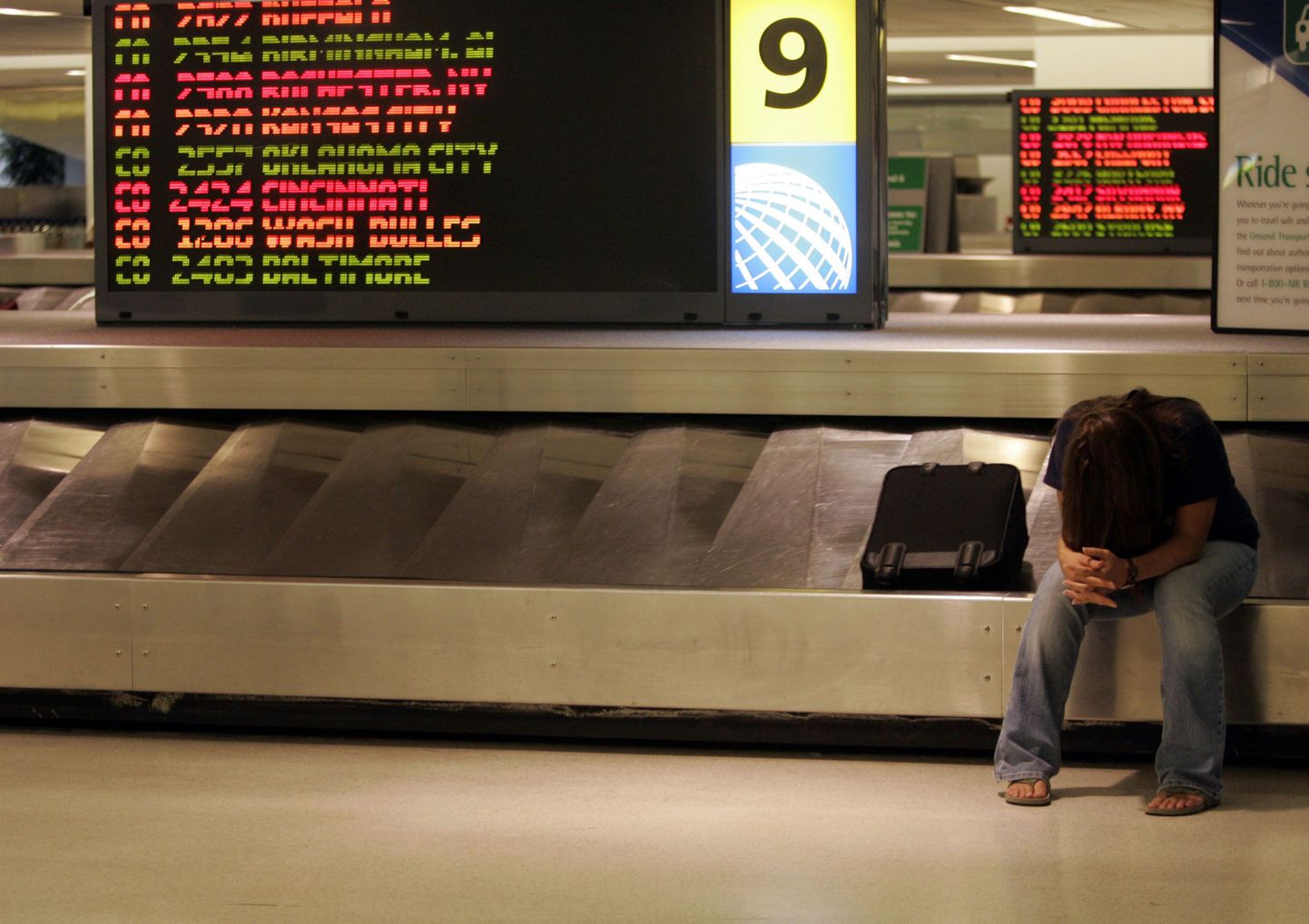Aastas kaovad lennujaamade «musta auku» või ei jõua õigel ajal omanikuni miljonid kohvrid, mistõttu on reisile suundudes targem kindlustada enda tervise kõrval ka kaasa võetav pagas.