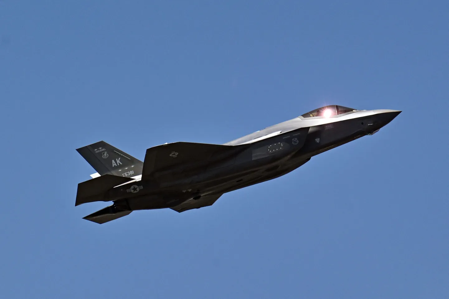 USA viienda põlvkonna mitmeotstarbeline hävituslennuk F-35.