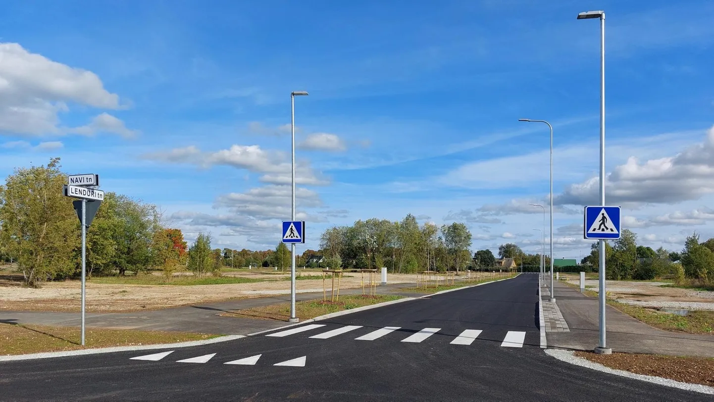 Viimati pani linn oksjonile 16 kinnistut, mis asuvad Navi, Laial, Mõisavälja, Papiaru ja Raudtee tänaval.