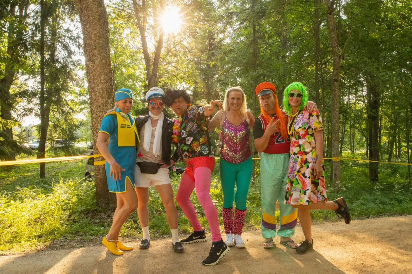 Retrobesti külalised on oodatud kandma retrohõngulisi rõivaid ning aksessuaare.