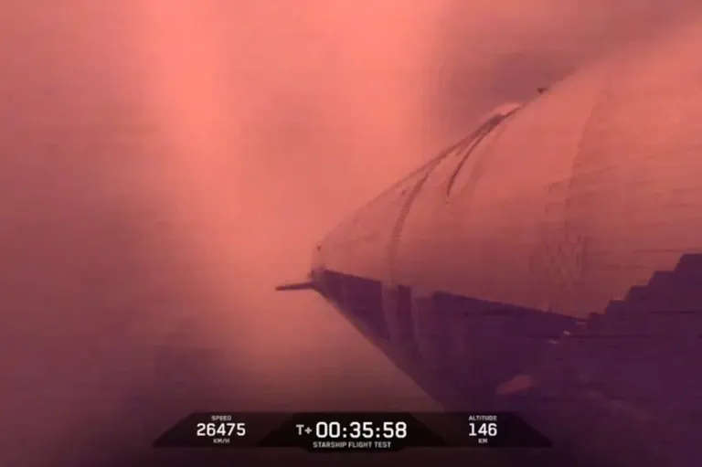 SpaceX-i üheksas Starshipi katselend 27. mail 2025 lõppes taas mõlema raketiosa kaotusega. Kuigi start ja astmete eraldumine toimusid edukalt, sattus ülemine aste hiljem pöörlemisse ja lagunes atmosfääris.