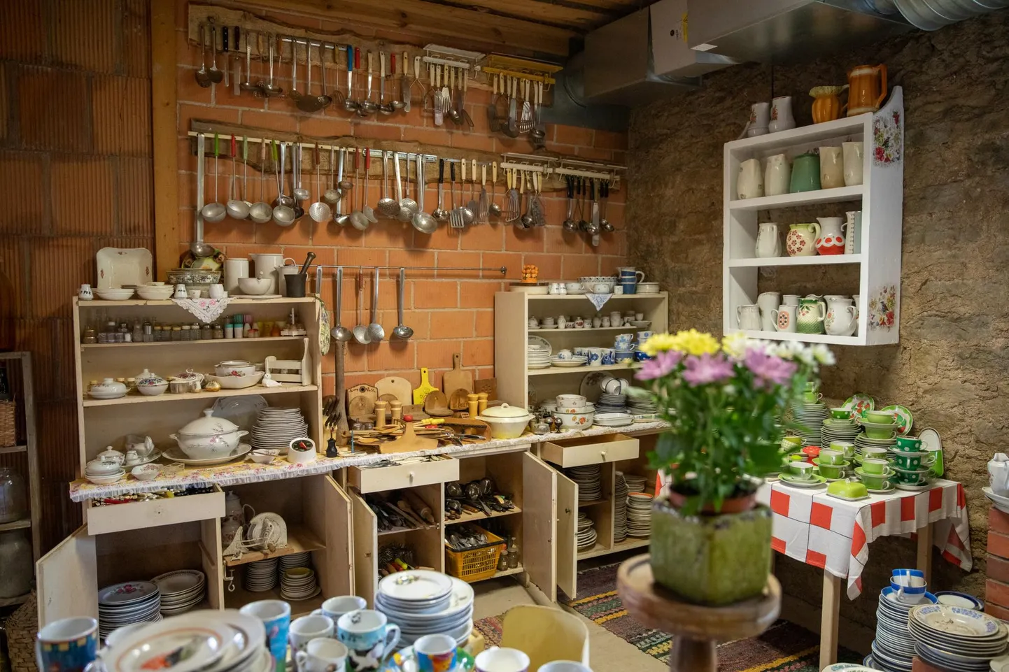 Ühe vaatamisväärsusena tutvustati sõprusvalla Janakkala esindajatele Kadrina nostalgiakeskust.