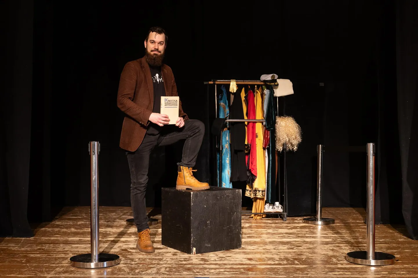 Lavastaja Joonas Vatter arvab, et teadmine, et väga palju asju ongi lihtsalt maailmas niimoodi, nagu on, ja mingid asjad ei muutu, annab teatava rahu.