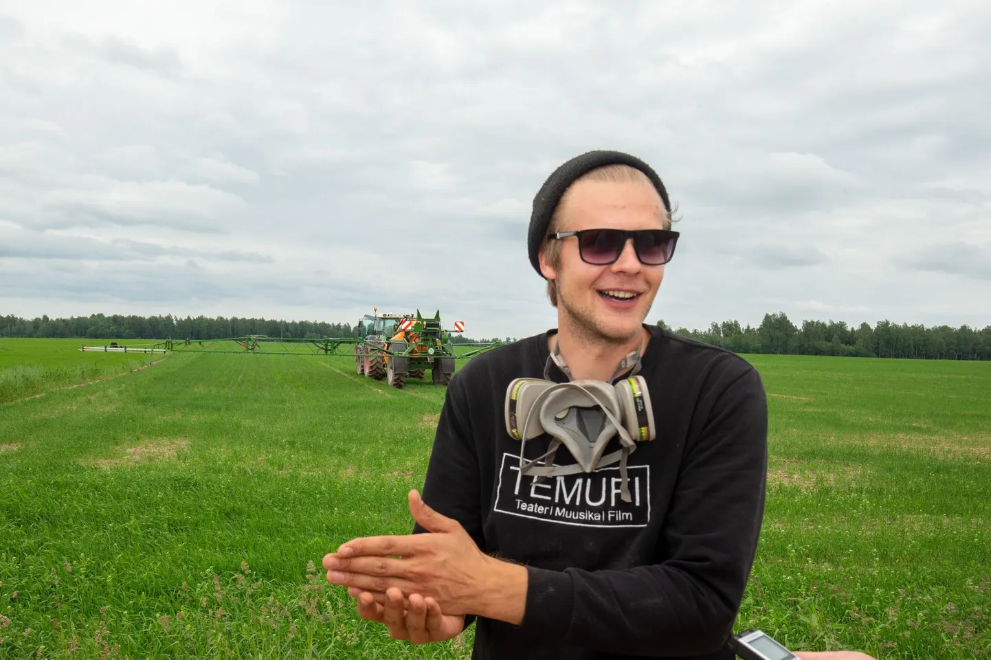 Teatrimehena tuntud Peep Maasikul on taskus ka Olustvere teenindus- ja maa­majanduskooli agronoomia eriala diplom.