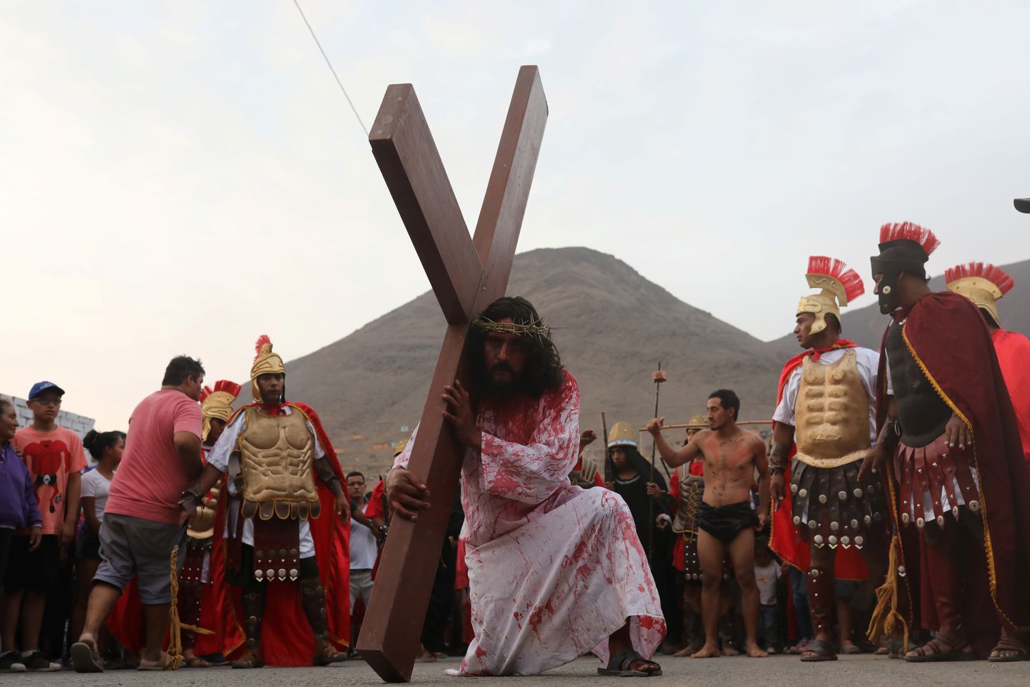 Jeesuseks ja Rooma sõduriteks kehastunud