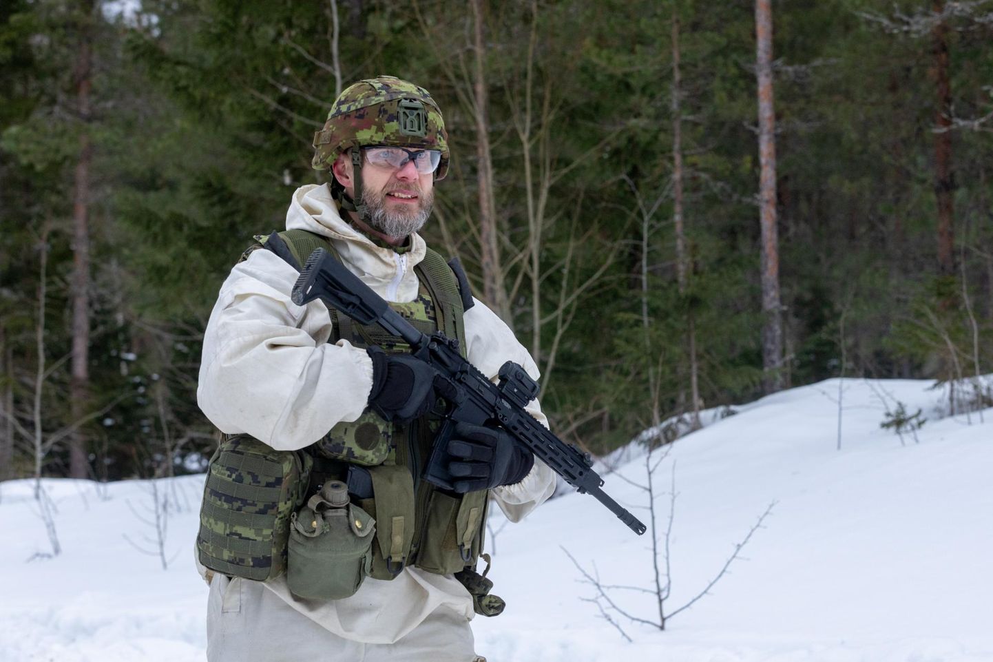 Kolonel Andrus Merilo juhatas selle nädala teisipäeval kaitseväe keskpolügoonil õppust Winter Camp (Talvelaager). FOTO: Ain Liiva
