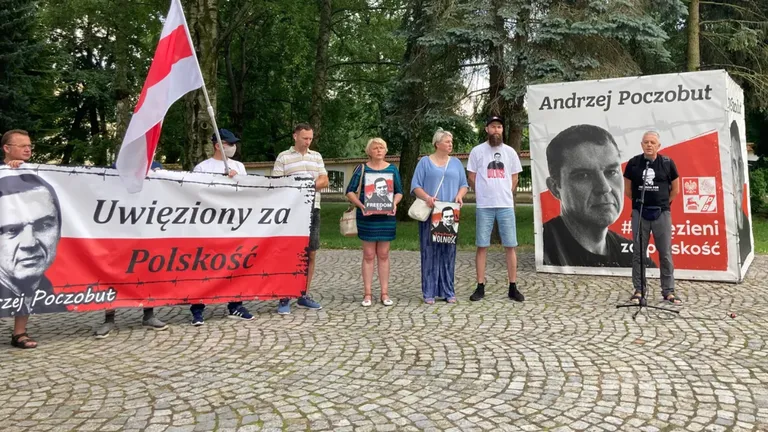 Алесь Капуцкий на акции активистов из Беларуси. Фото: Ирина Гарина, специально для «Новой газеты Европа».