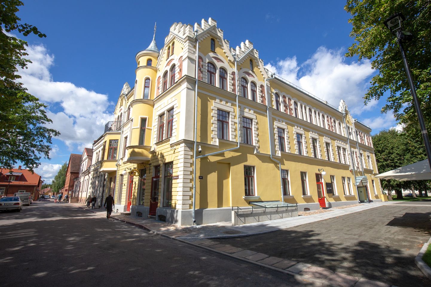 Johan Laidoneri plats 8 asuva hotelli omanik osaühing Laidoneri KV saab tunnustuse hoone hoolika restaureerimise ja elegantse sisustamise eest.