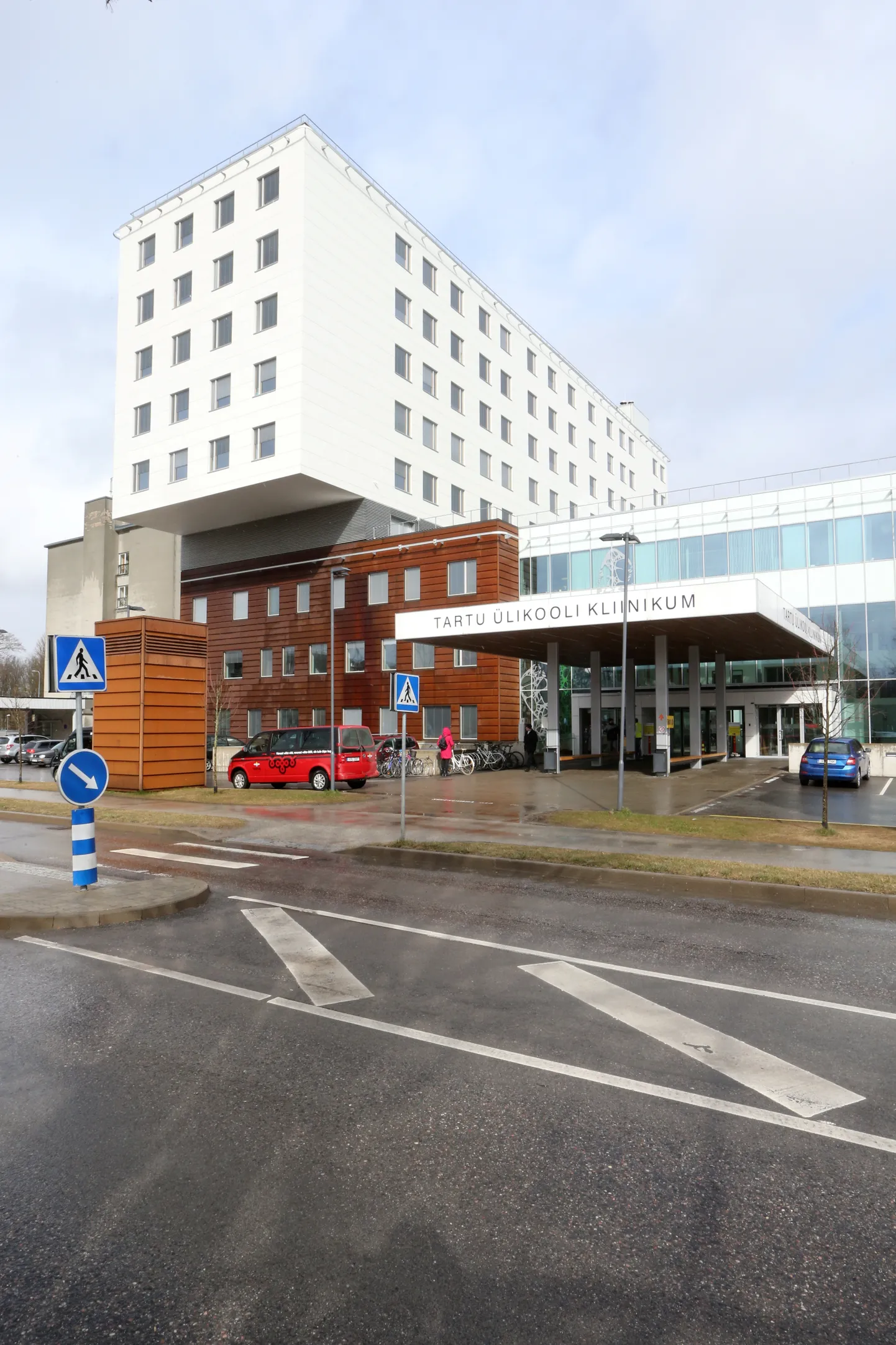 Tartu ülikooli kliinikumi peahoone.