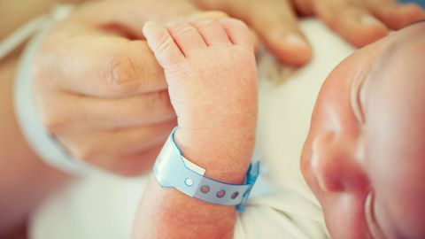30 ЧЕЛОВЕК ВО ВСЕМ МИРЕ ⟩ Ребенок родился с редчайшим заболеванием: у него нет одного из важнейших органов