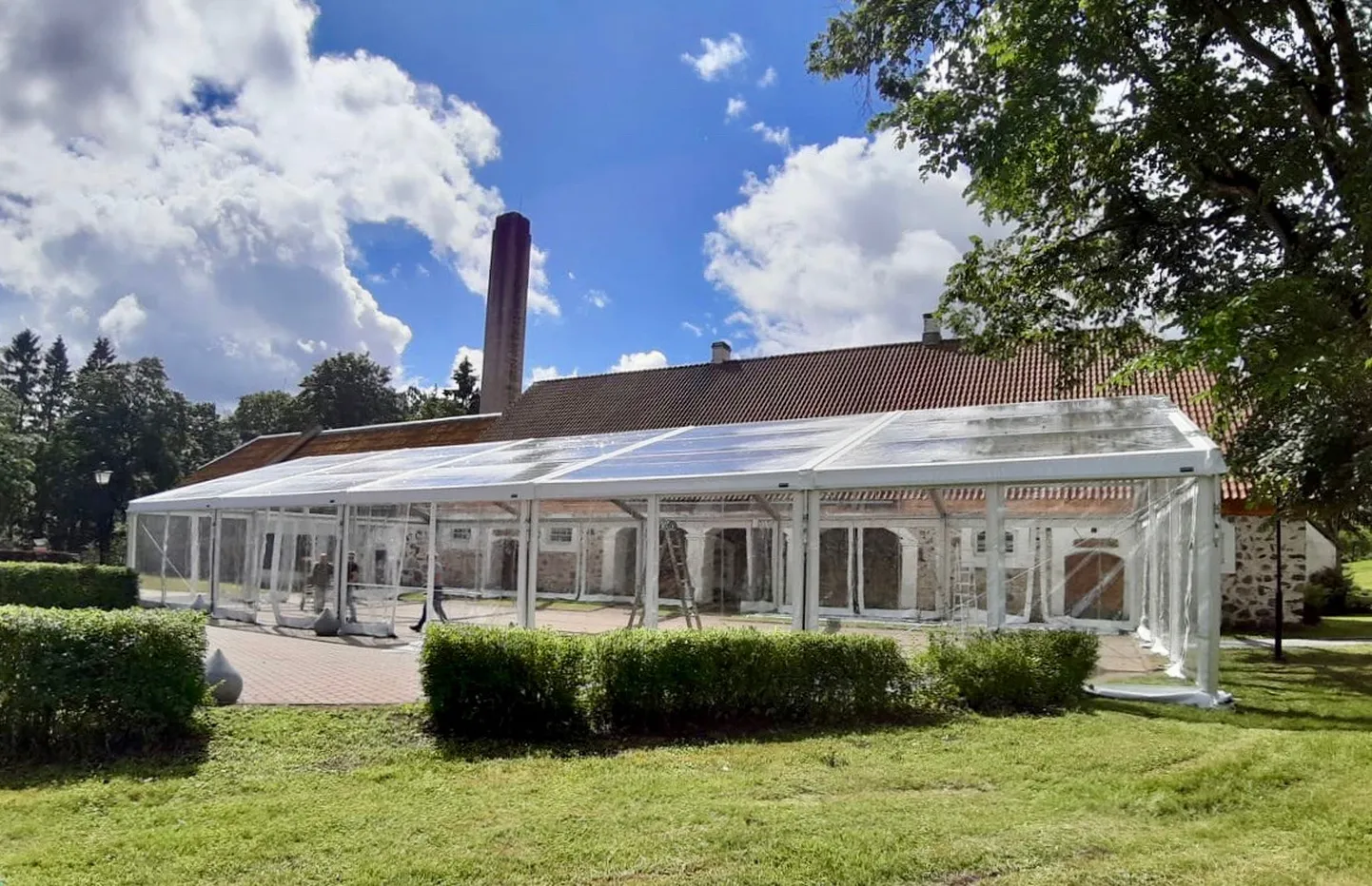 Ehitusjärgus telk.