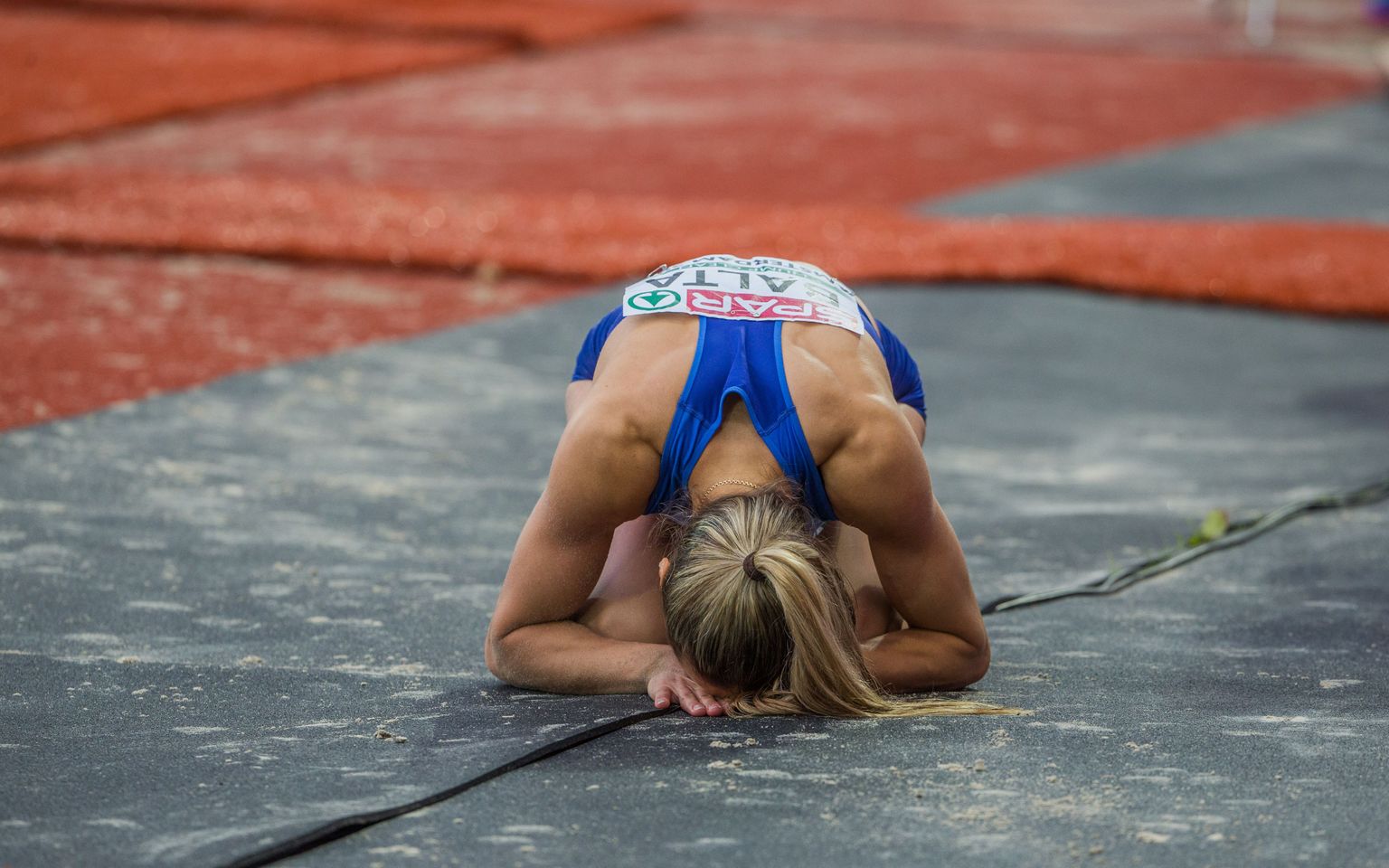 Suur-suur pettumus. Ülinapilt pronksmedalist ilma jäänud Ksenija Balta pärast viimast hüpet.
