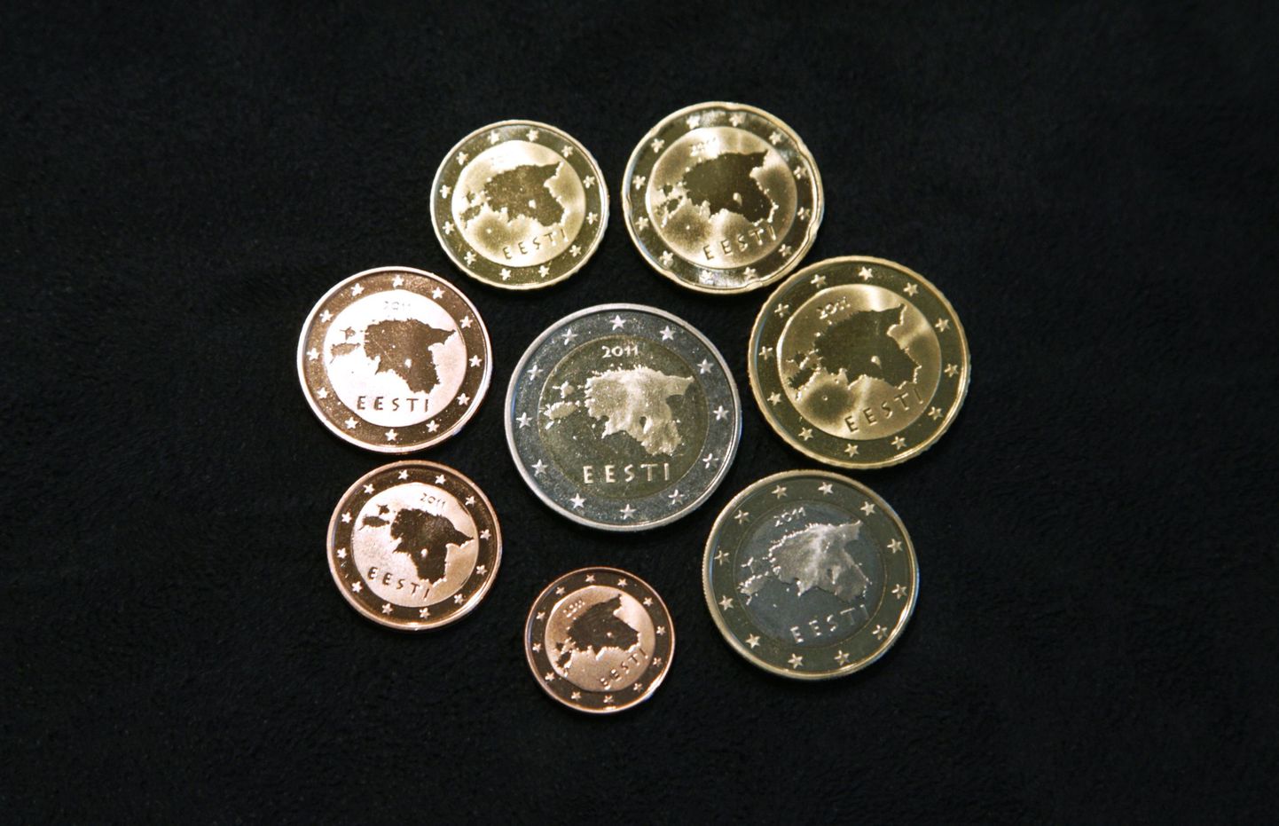 Eestis käibele tulevate euromüntide tagaküljed
