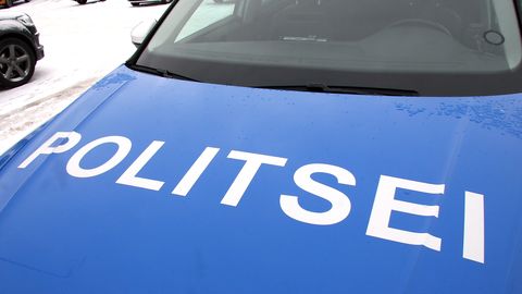 POLITSEI ⟩ Kohtla-Järvel jäi laps auto alla