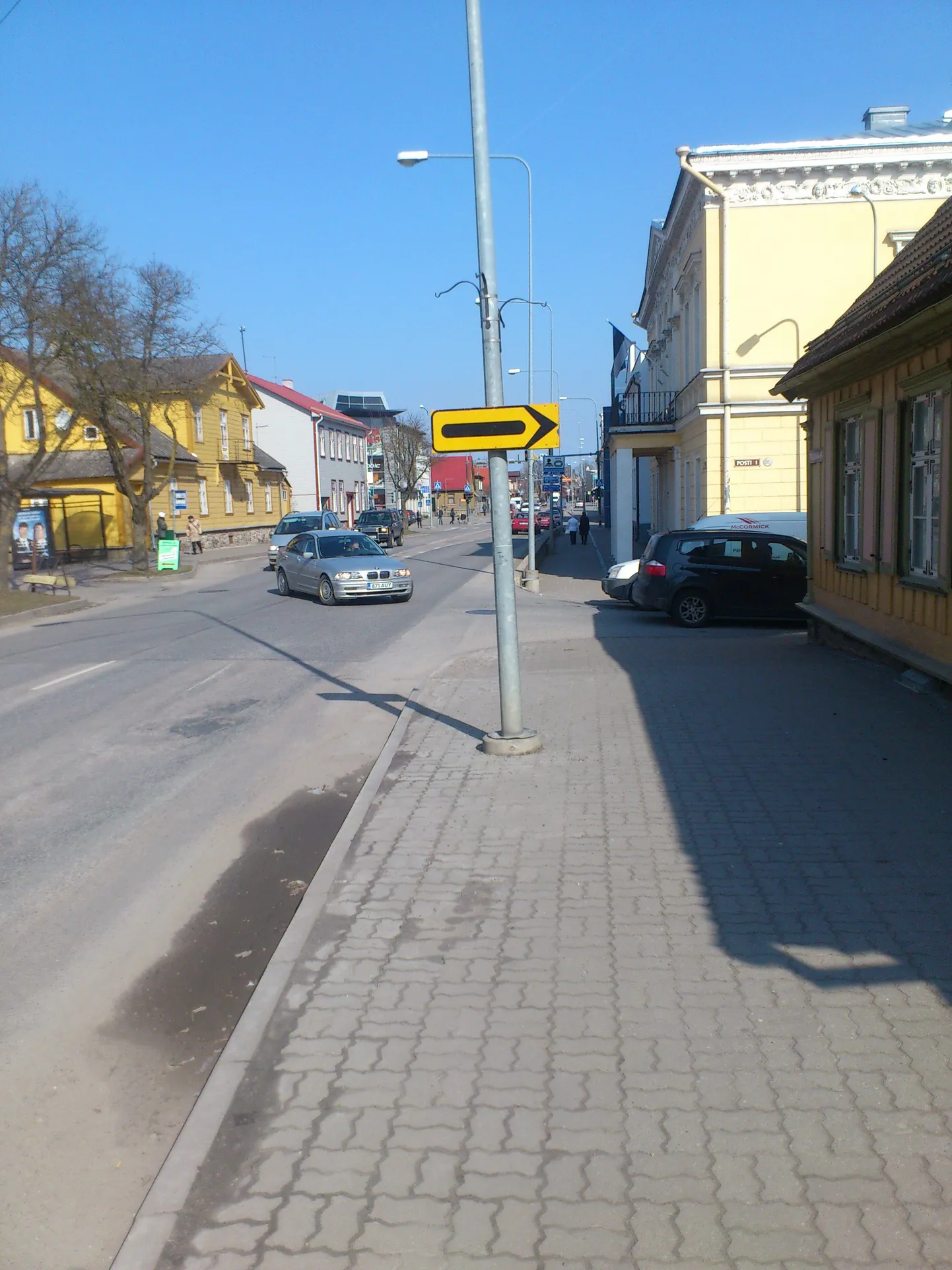 Ehkki ehitus algab 7. aprillil, on ümbersõidule suunavad märgid linnas juba üleval.