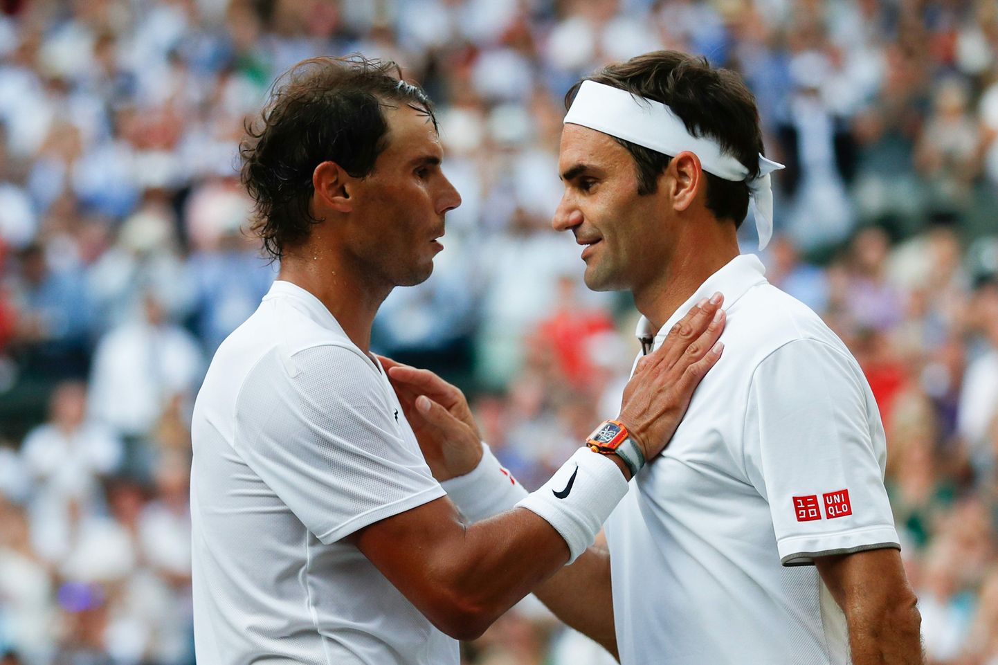 Rafaels Nadals (no kreisās) un Rodžers Federers