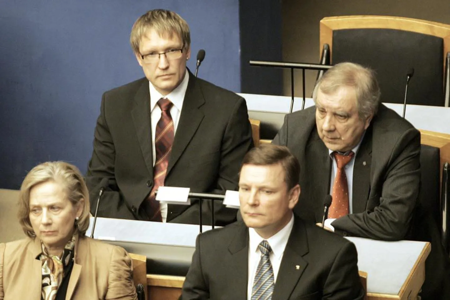 Riigikogulased Peeter Võsa ja pinginaaber Vladimir Velman ning Urve Tiidus ja Jaanus Tamkivi.