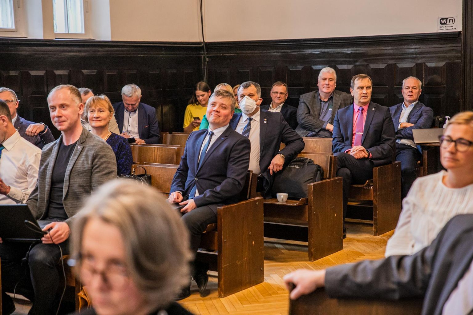 Viimasel Pärnu linnavolikogu istungil vahetati pärast tuliseid sõnavõtte ja küsimuste vooru välja ka noortekomisjoni juht.
