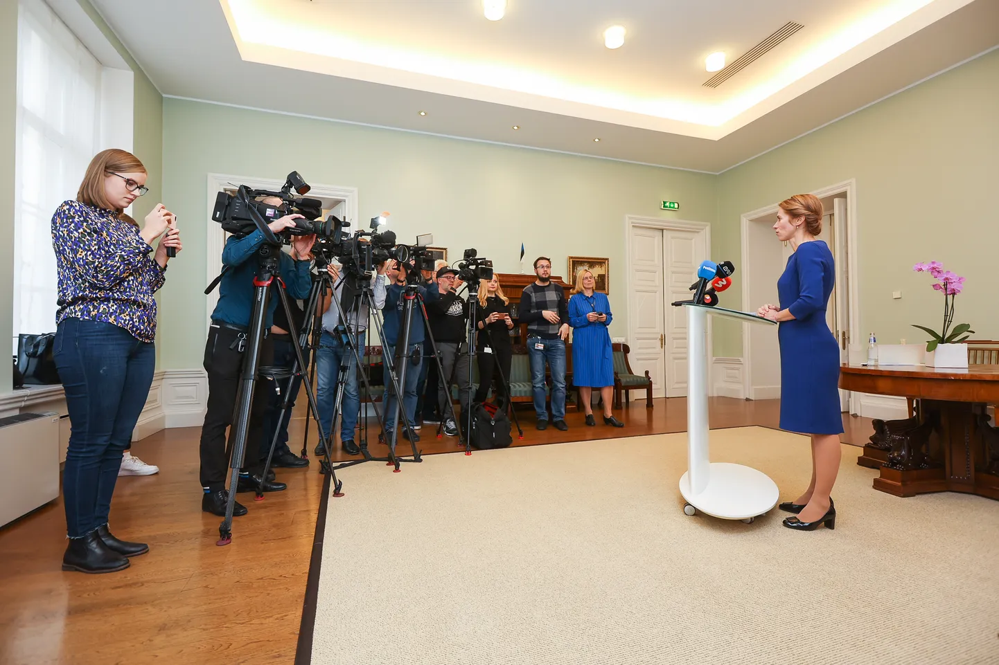 Kaja Kallas selgitas Stenbocki majas pressikonverentsil uute koroonapiirangute kehtestamise põhjuseid.
