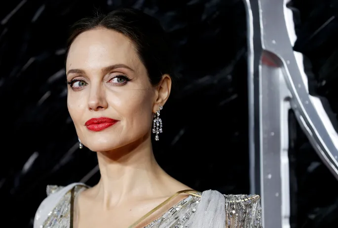 Голая Анджелина Джоли - фото Angelina Jolie