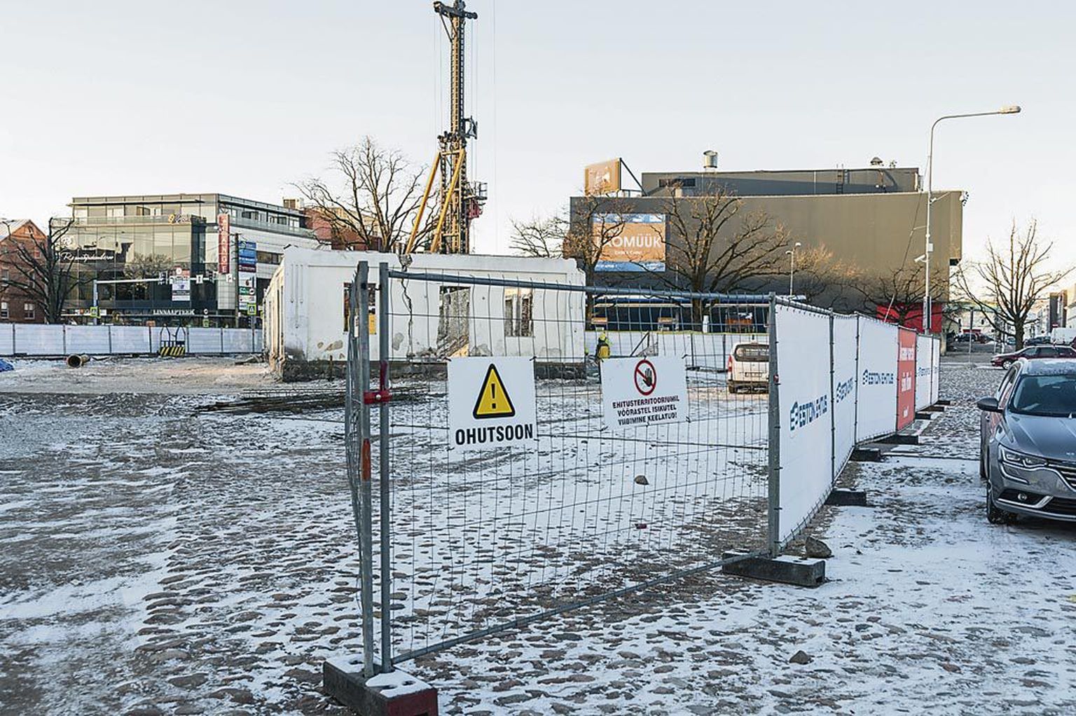 Südalinna kerkiva Martensi maja ehitus on juba käimas. Uus äri- ja eluhoone toob Pärnusse juurde 1800 ruutmeetrit kontoripinda.