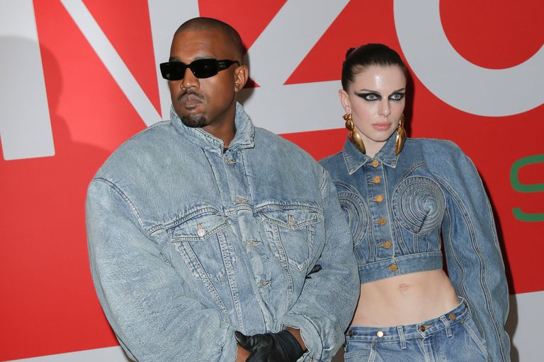 Kanye West ja Julia Fox Kenzo moe-show'd külastamas.