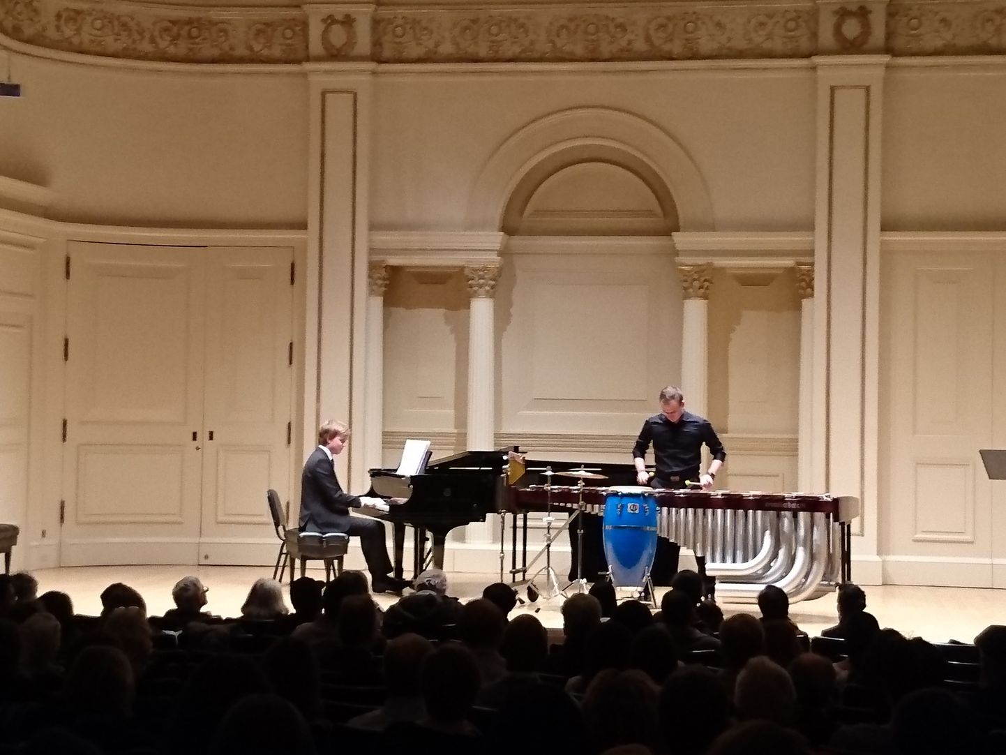 Löökpillimängija Heigo Rosin ja teda saatev pianist Johan Randvere esinesid kuulsas Carnegie Hallis New Yorgis.