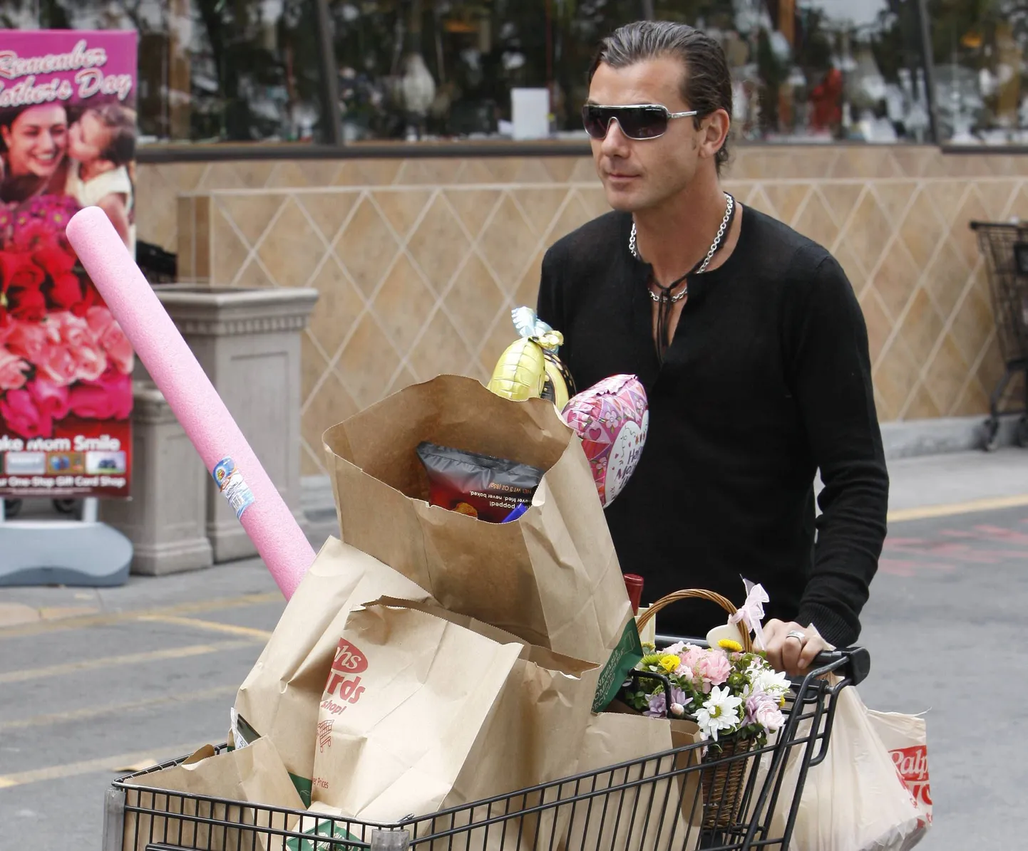 Inglise supermarket toob kauba kliendi asemel nüüd ise autosse