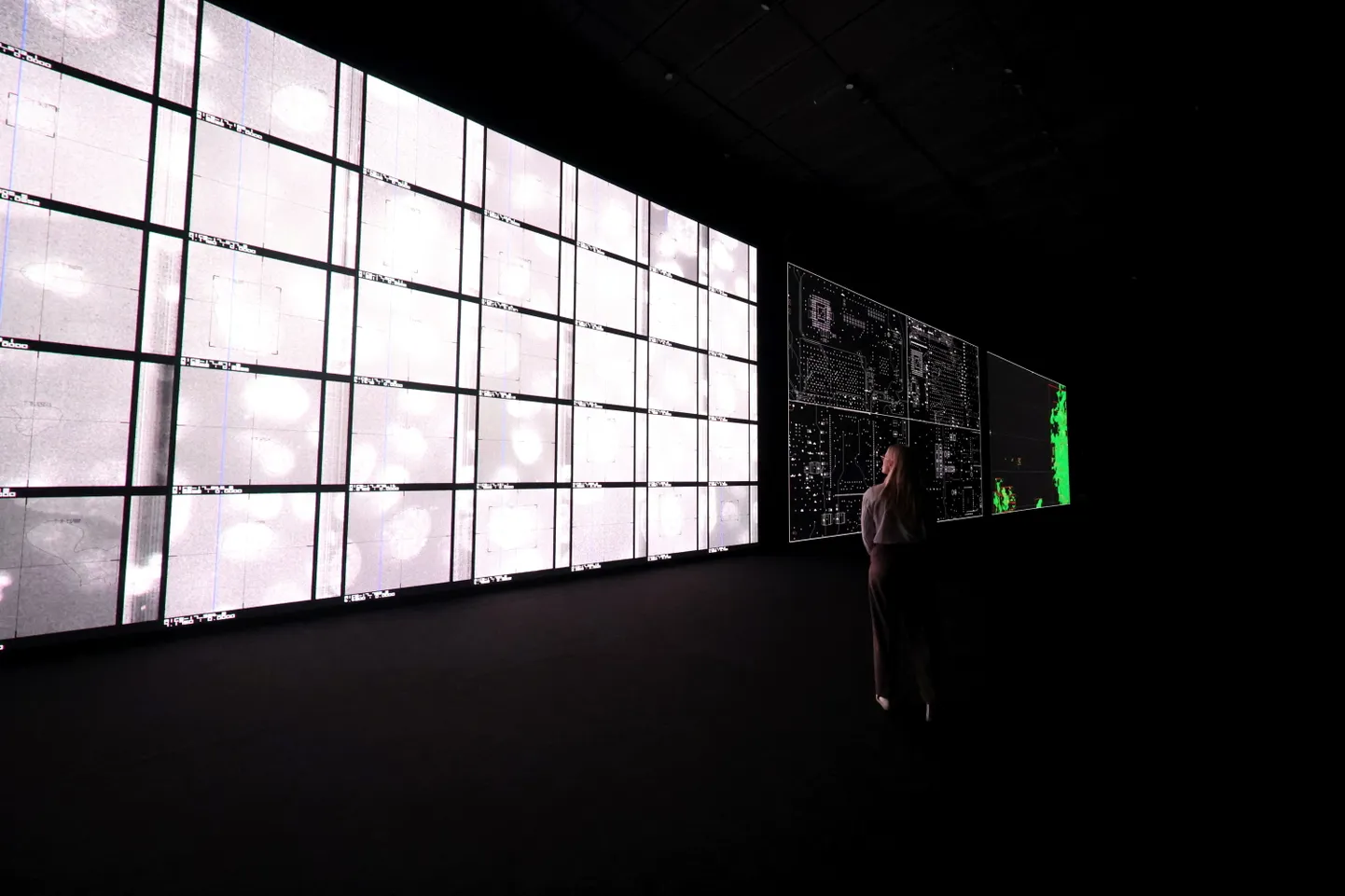 Ryoji Ikeda teos «Data-verse 1/2/3».
