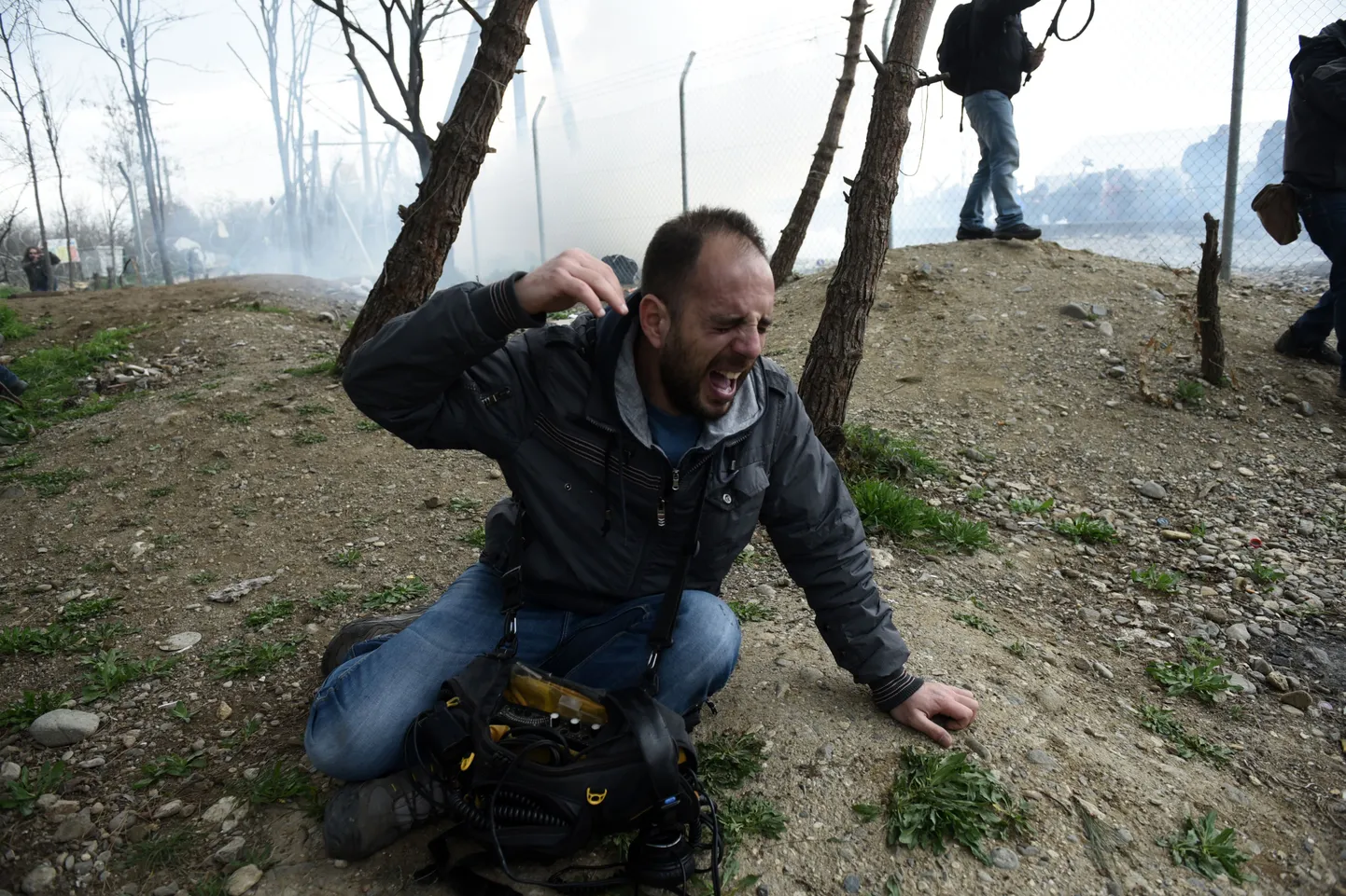 Македонская полиция применила слезоточивый газ.