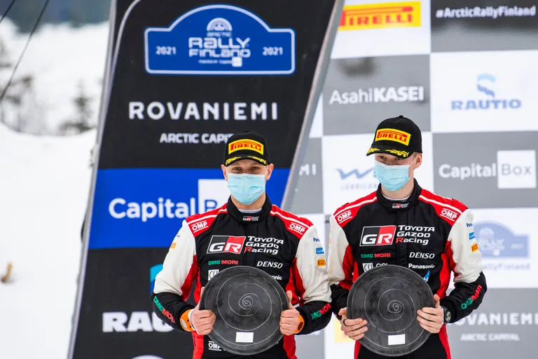 Kalle Rovanperä (paremal) ja Jonne Halttunen kerkisid pärast Soome Arctic Rally teist kohta WRC-sarja liidriteks.