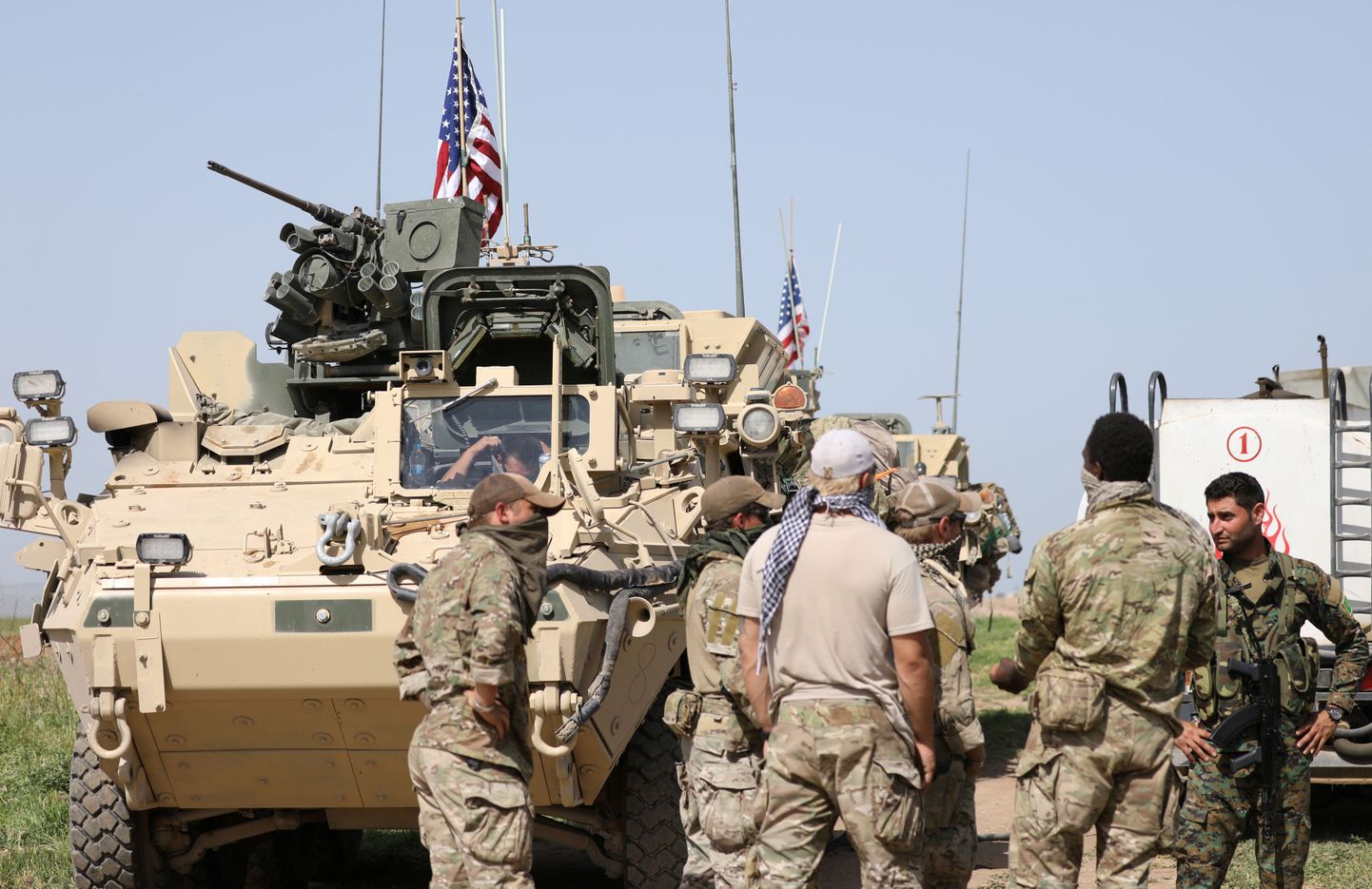 YPG ja USA sõjaväelased Darbasiyas.