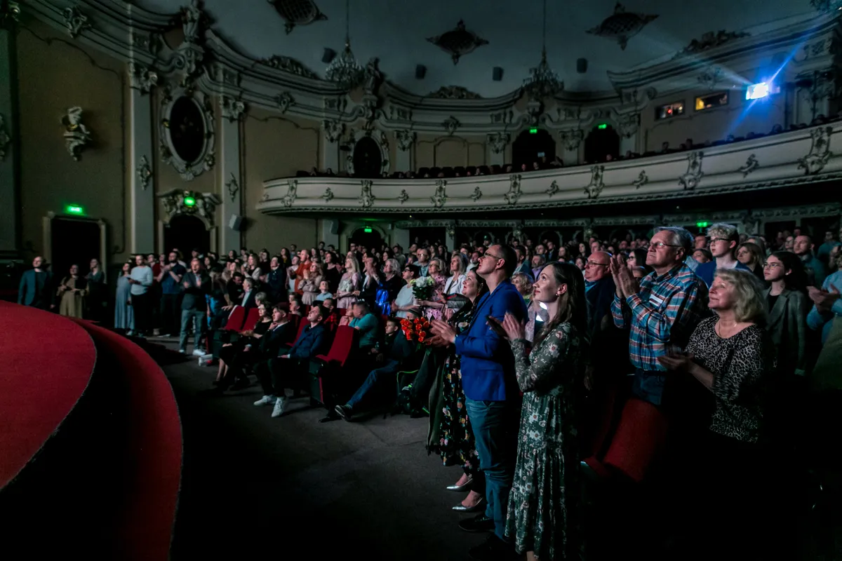 Аплодисменты на премьере фильма Māksla nepadoties