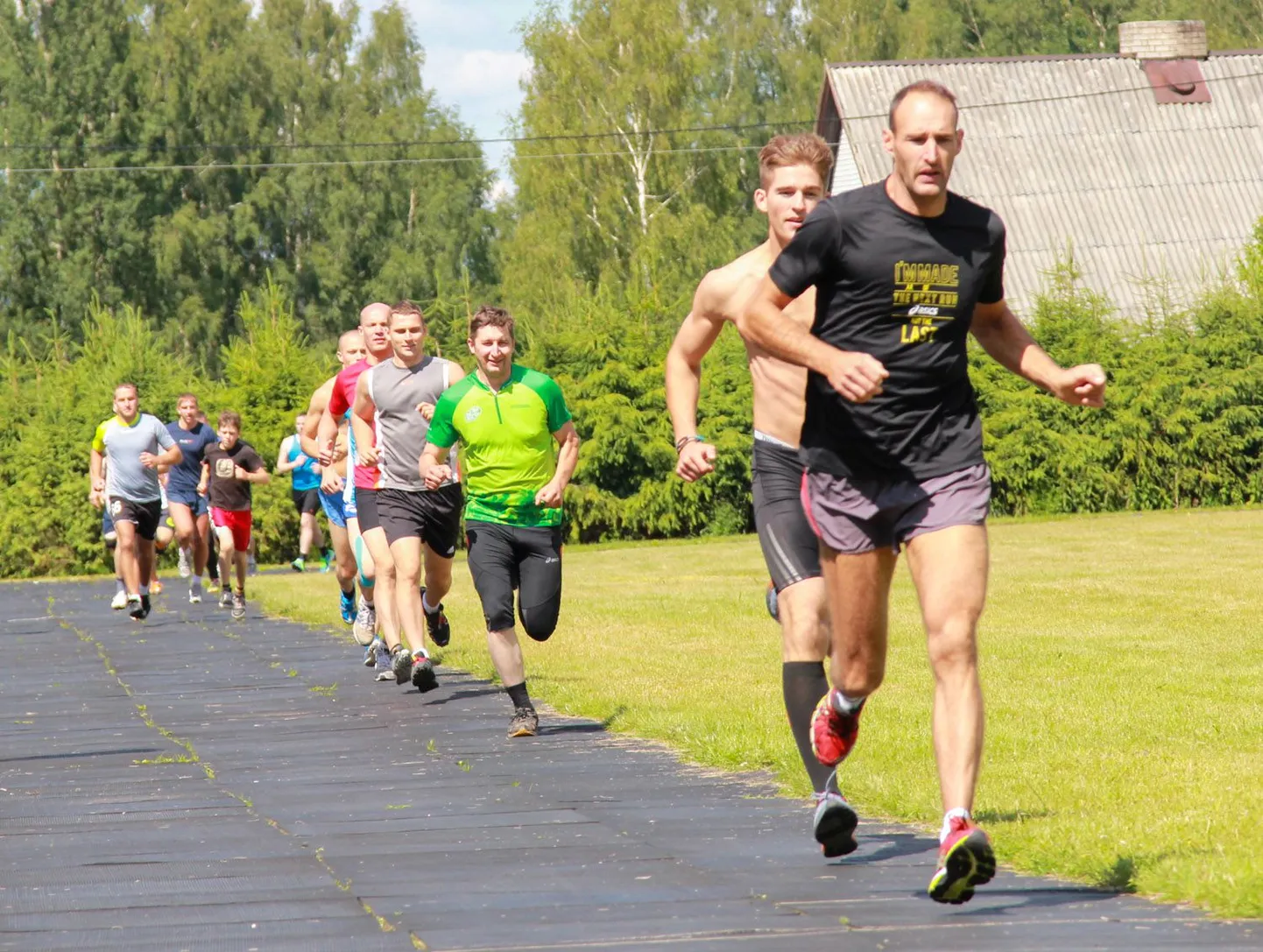 Käimas on viievõistluse viimane ala meestele – 1500 meetri jooks.