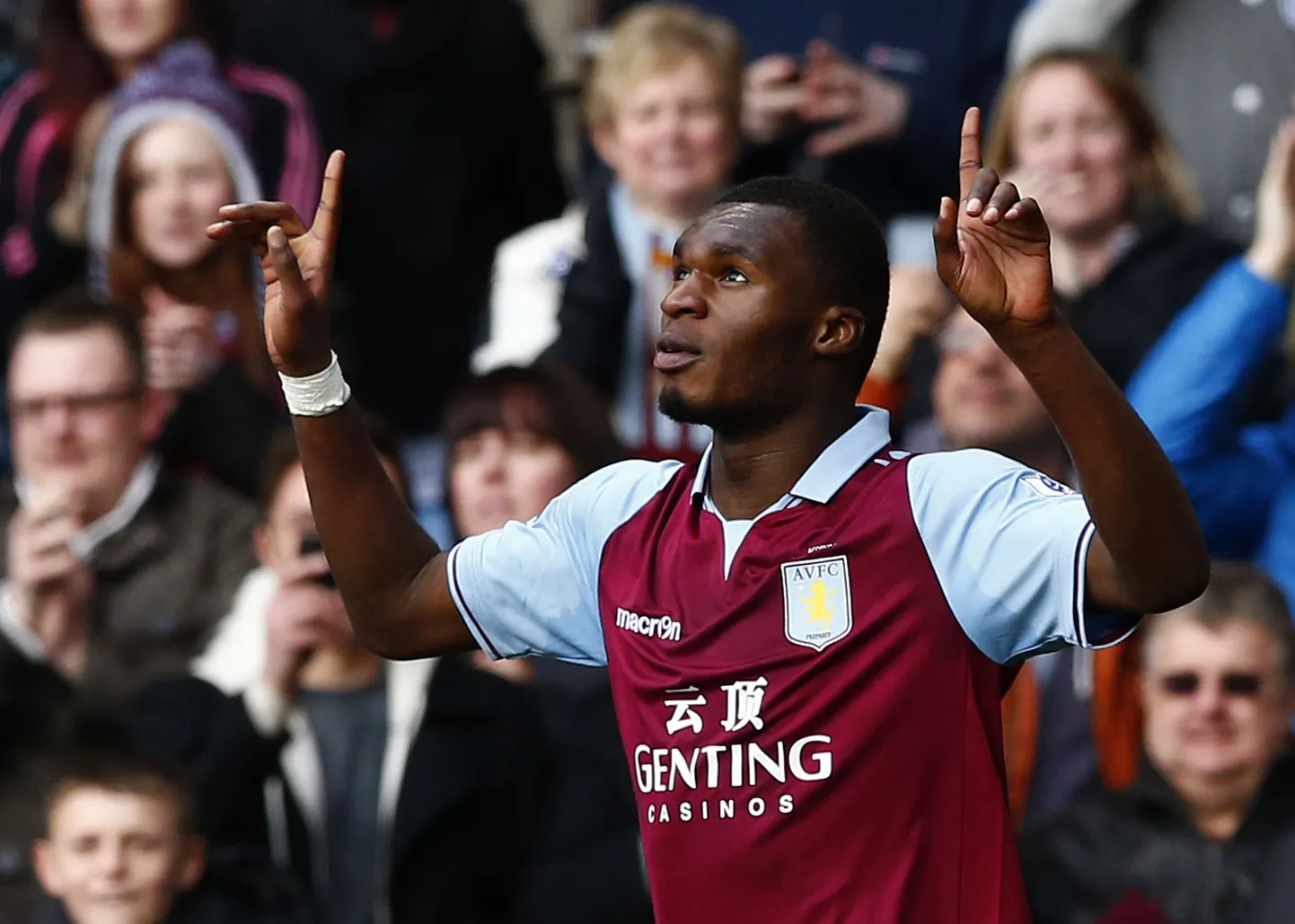 Christian Benteke väravat tähistamas.