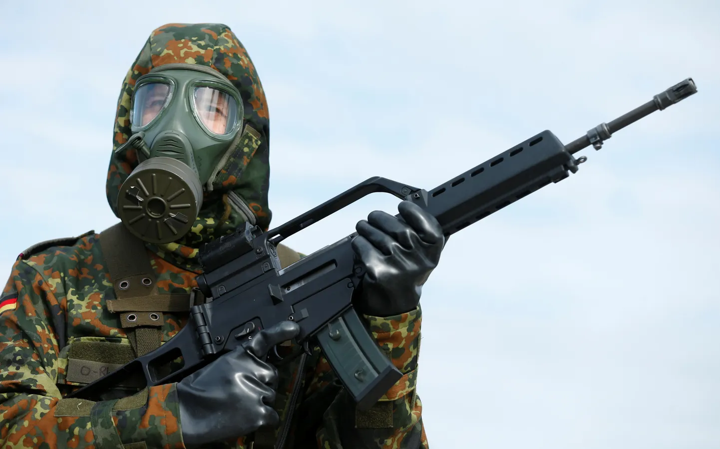Bundeswehri sõdur relvaga Heckler & Koch G-36.