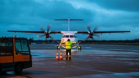 Reisijate arvu langus Kuressaare lennuliinil tekitab muret: "Põhjus on ilmselgelt piletihinnas"