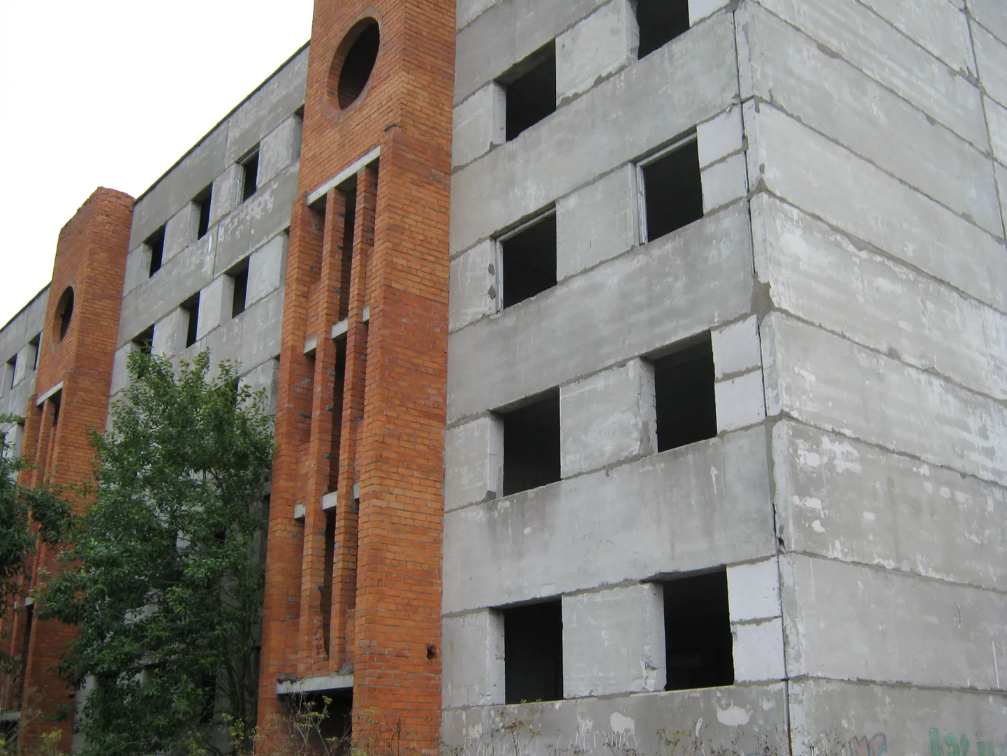 Заброшенное здание в Ида-Вирумаа. Иллюстративный снимок.