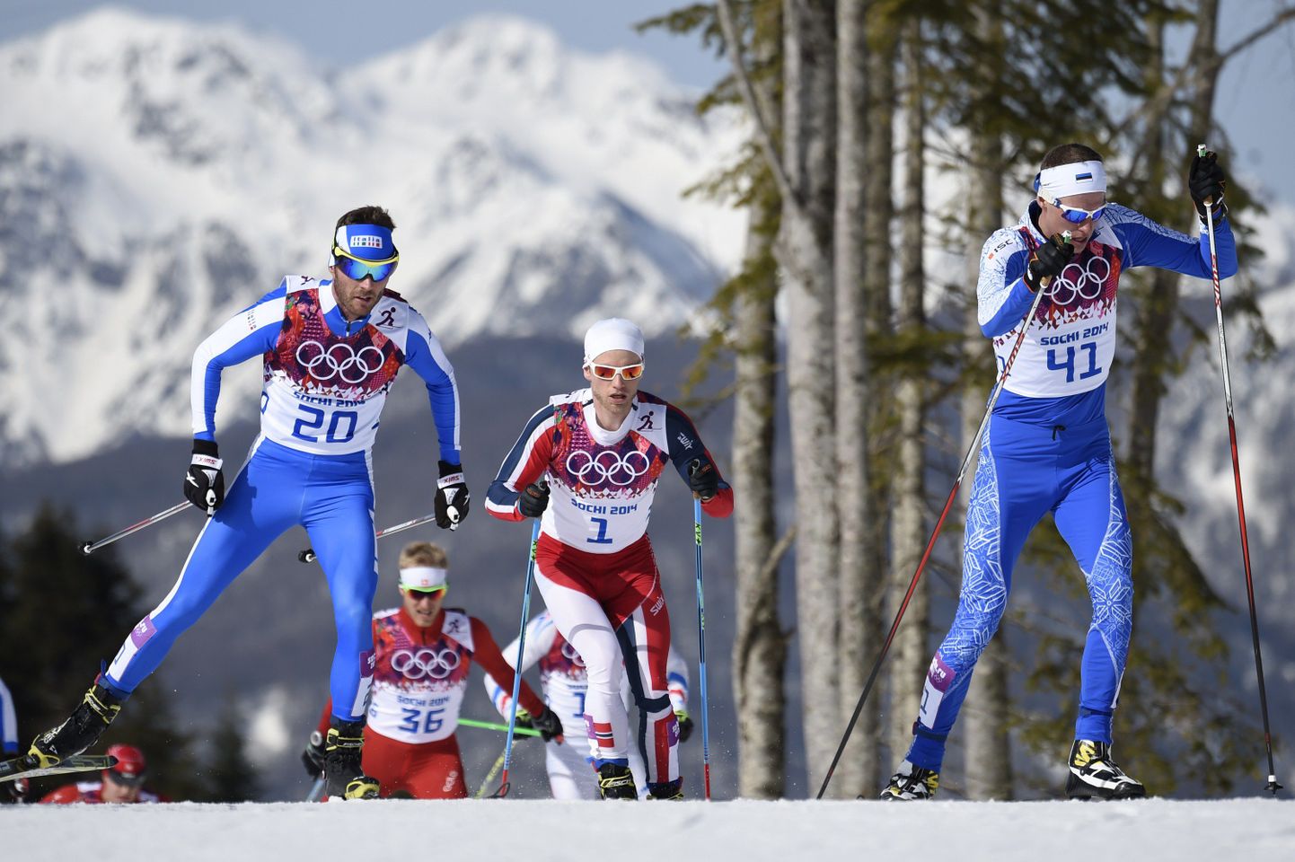Айвар Рехемаа на лыжной гонке на 50 км. Он в тройку медалистов не вошел.