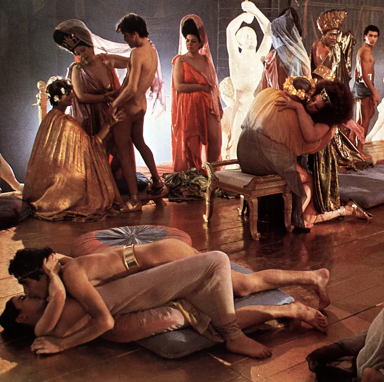 Stseen filmist «Caligula».