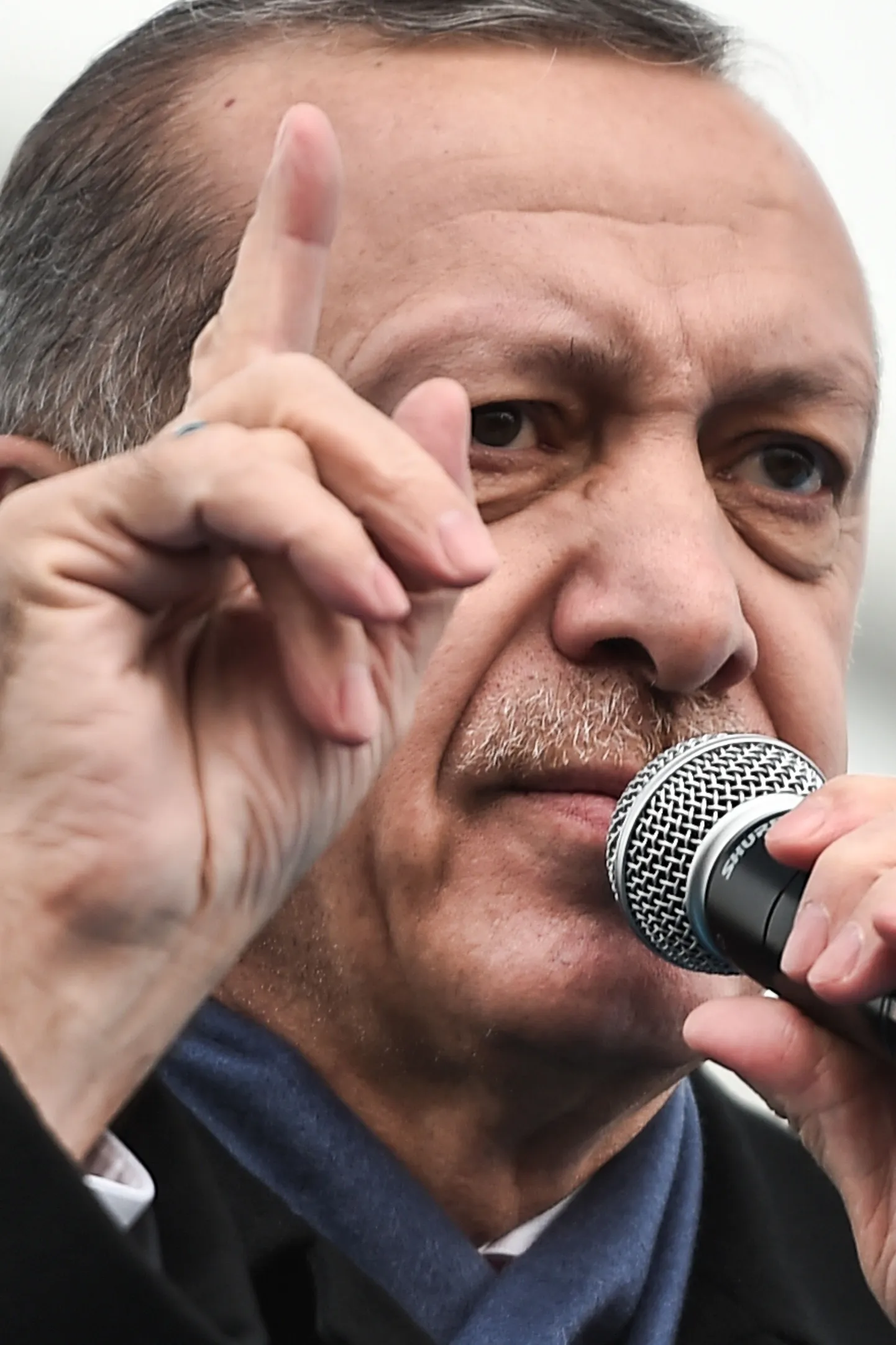 President Recep Tayyip Erdoğan tahab koondada riigi täidesaatva võimu enda kätte.